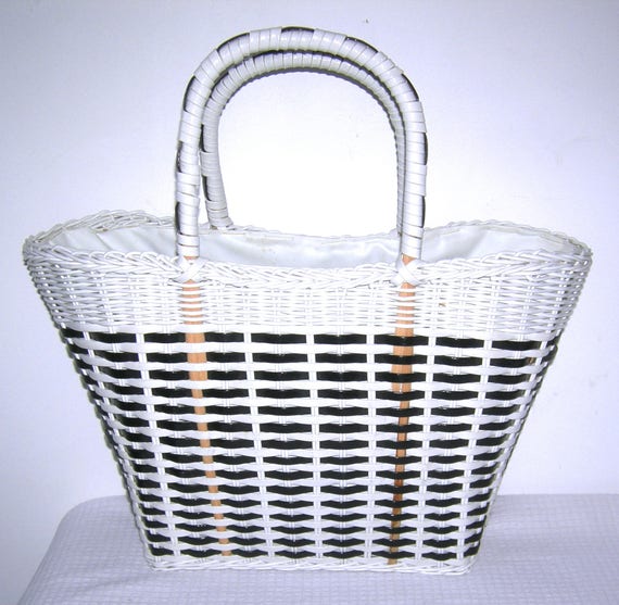 Vintage 1950s Wicker Bag/ VINYL Coated/ Black and… - image 10