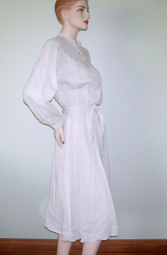 Vintage 1960s 1970s Gauze Crochet Peasant Dress G… - image 4