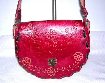 Vintage handväska från 1970-talet, röd läderväska, vintageväska boho boho crossbody hippiechic Stevie Nicks-stil blommor läder mexikansk