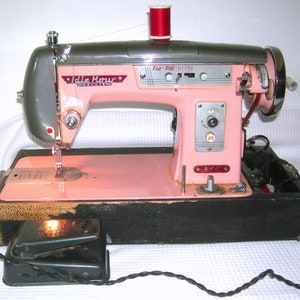 Vintage 1950s Mid Century Pink Sewing Machine/ IDLE HOUR/ Sewing Machine/ Japanese/ Precision/ Deluxe/ Heavy Duty/ Zig Zag/ Made in JAPAN