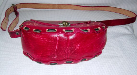 Vintage 1970s Hand tooled Bag, Red leather Purse,… - image 6