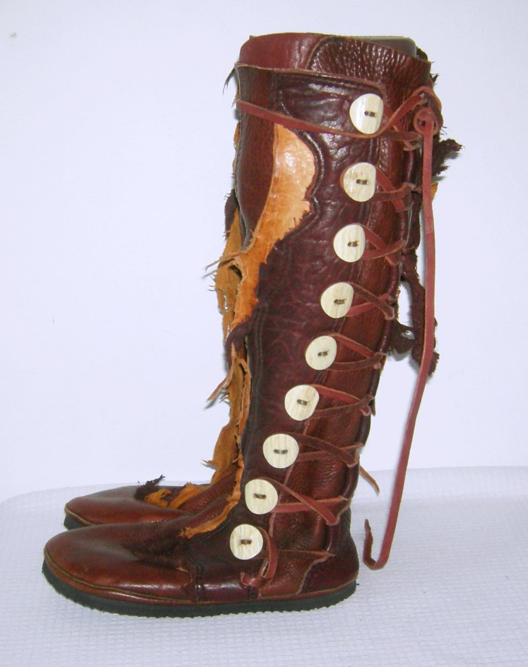 Lined moccasin boots deals