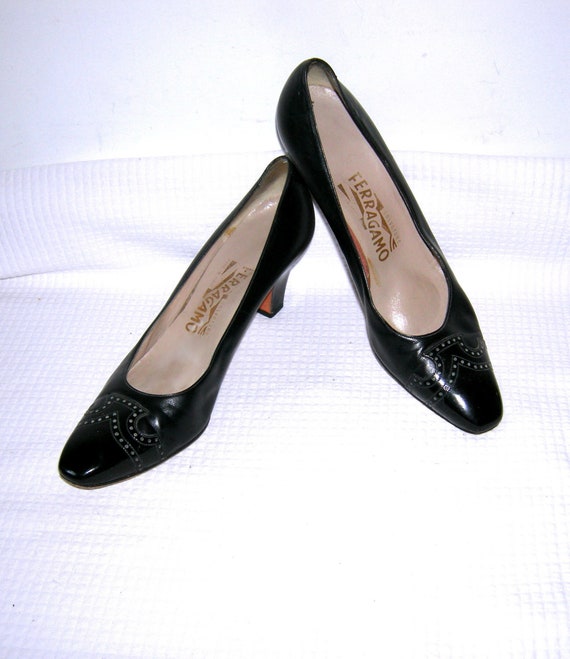 Vintage 1950s Salvatore Ferragamo Pumps Mid Century Greta Garbo