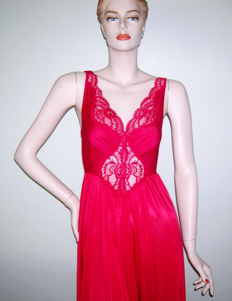 Vintage OLGA RED Classic Romantic Bodysilk Nightgown Negligee Gown 120 ...