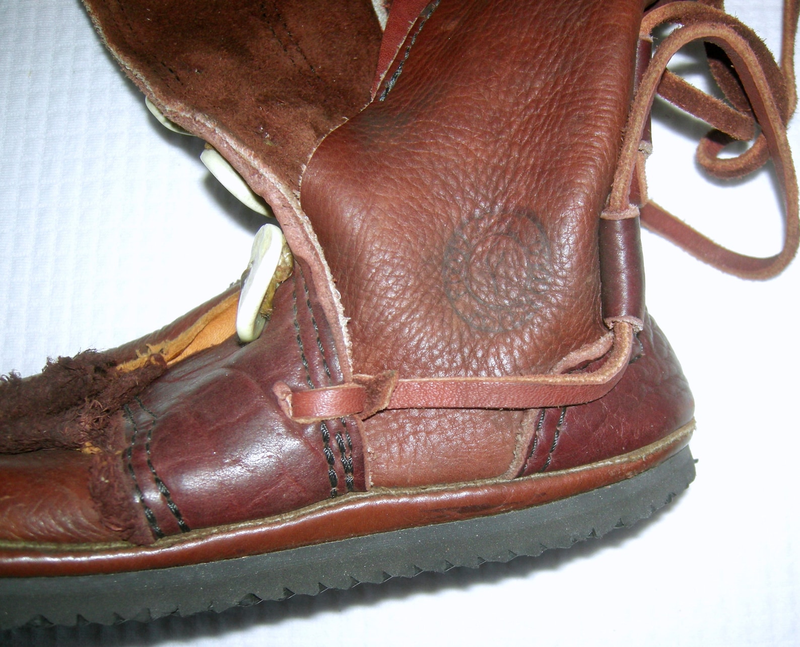 FOOTLOOSE Moccasin Boots Aspen Buffalo Skin Leather Renaissance Medieval Knee High 9 Antler Horn