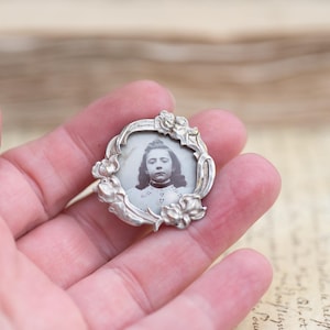Antique French photo brooch
