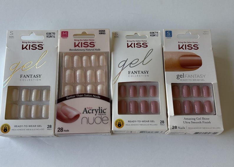 KISS Fantasy Ready-to-Wear Press-On Sculpted Gel Acrylic Nails Lot of 4 (1854) immagine 1