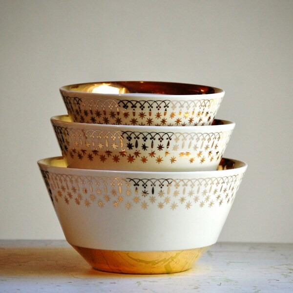 Vintage Mixing Bowl Set - Flare Ware by Hall China - Gold Lace - Holiday Decor