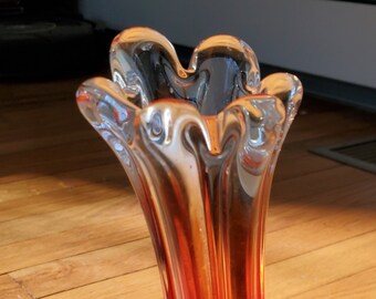 9"FlamingRedSwungVase