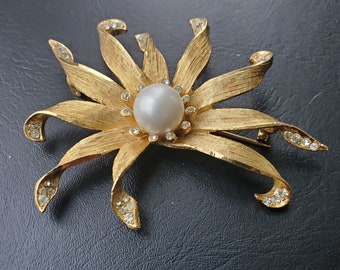 Large3DimensionalBSKFloralBrooch PearlRhinestoneGoldFlowerPin 1950'sGoldFlowerBrooch VintageDaisyBrooch