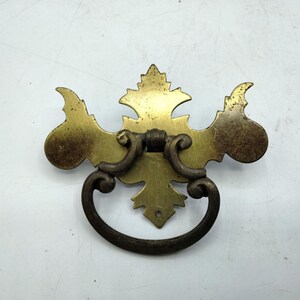 SEVEN Chippendale Bat Wing Drawer Pulls, Vintage Single Screw Bail Handle Brass Furniture Hardware, Dresser Bureau Vanity