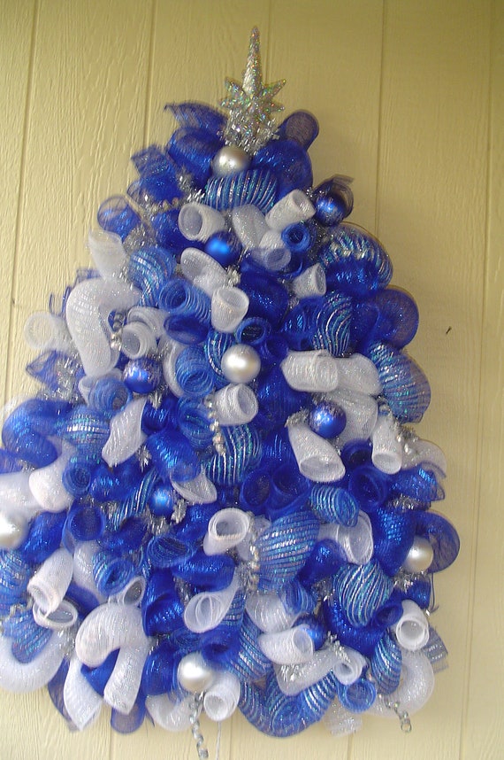 Items similar to Wall Hanging Christmas Tree on Etsy