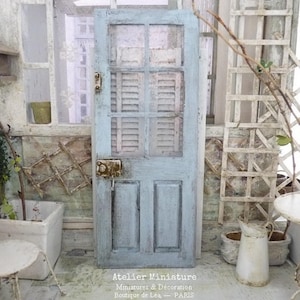 Maison de Poupée, Échelle 1/12, Porte d'Atelier Miniature – Bleu Ciel Shabby Chippy