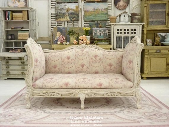 Sofa Victorien – Lit de repos de style Louis XV – Miniature en bois, Maison de poupée, Échelle 1/12