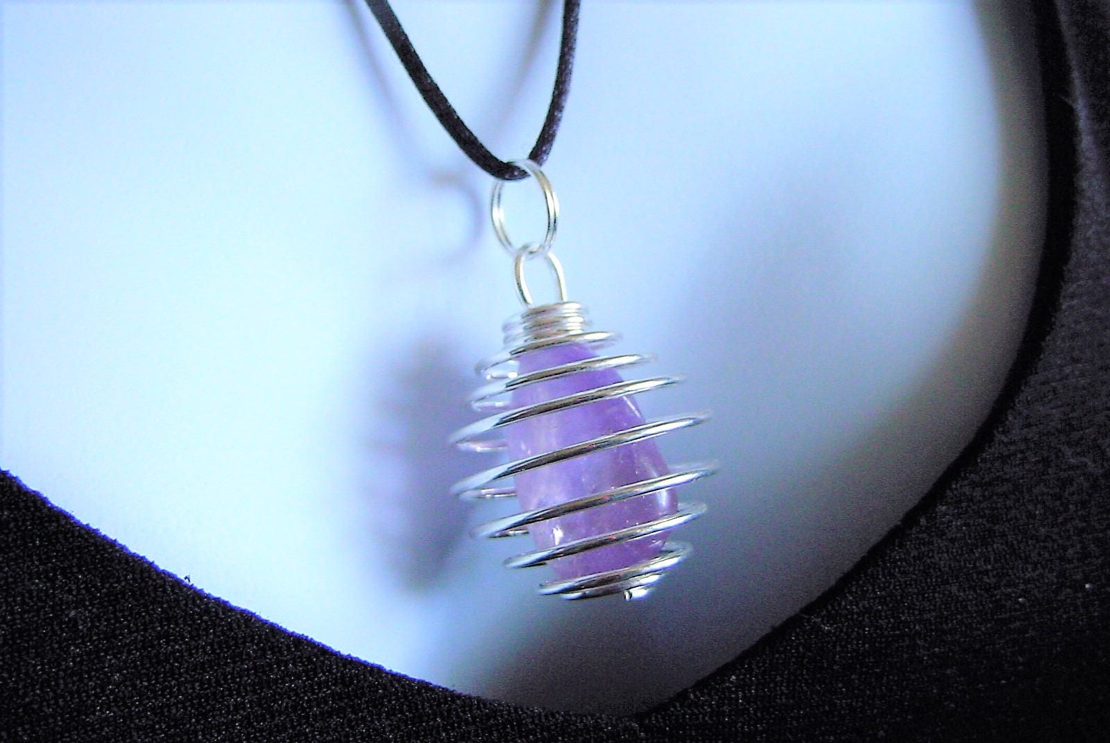 Wire Cage Pendant Necklace 2025