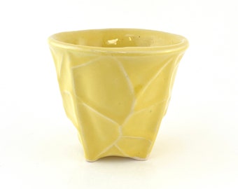 FREE SHIPPING! Late 1940's McCoy Pale Yellow "Cabbage Leaf" Flower Pot/Planter #11