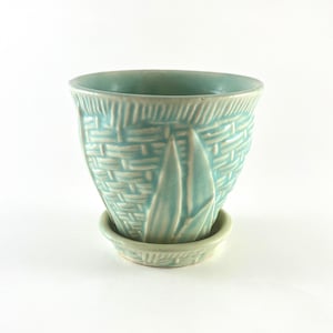 1940&#39;s Nelson McCoy Sage Green #109 Flower Pot