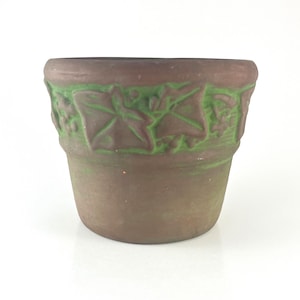 1920's Peters & Reed Moss Aztec Ivy Planter/Flower Pot #201
