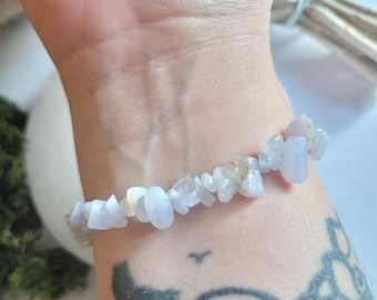 Blue Lace Agate Crystal Chip Bracelet - Calming - Gemstone