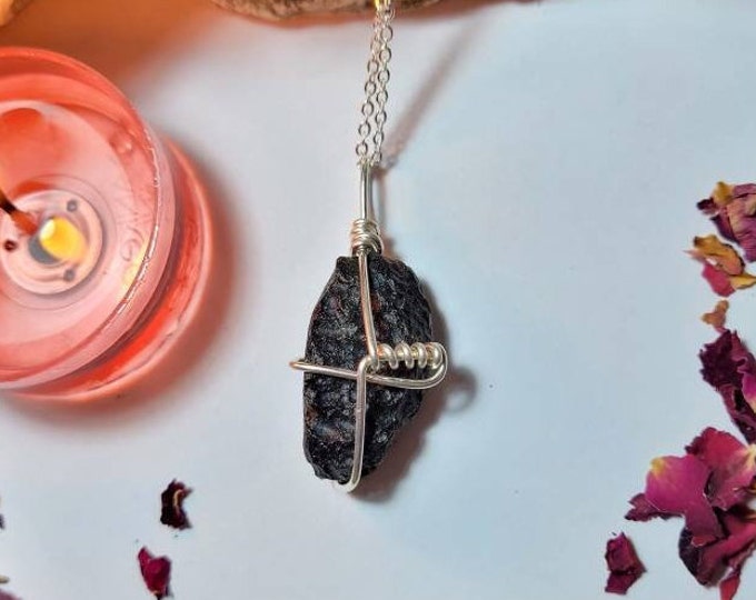 Indochinite Tektite necklace - Protection jewellery - Spiritual crystal