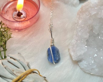 Blue Kyanite necklace - Throat Chakra - Communication