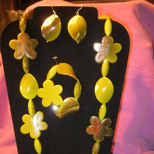 YELLOW FLOWERS with Assorted SHAPES Jewelry Set