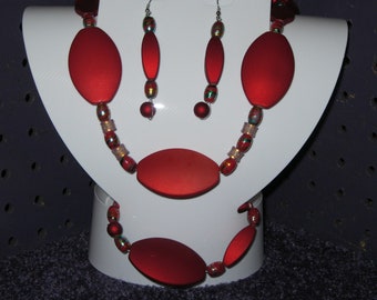 Handmade Jewelry Set: "RED VELVET" Discs and Foil-Lined Glass Beads in Red, Green and Gold.