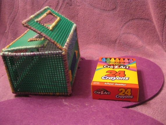 PLASTIC CANVAS CRAYON Box-kelly Green 