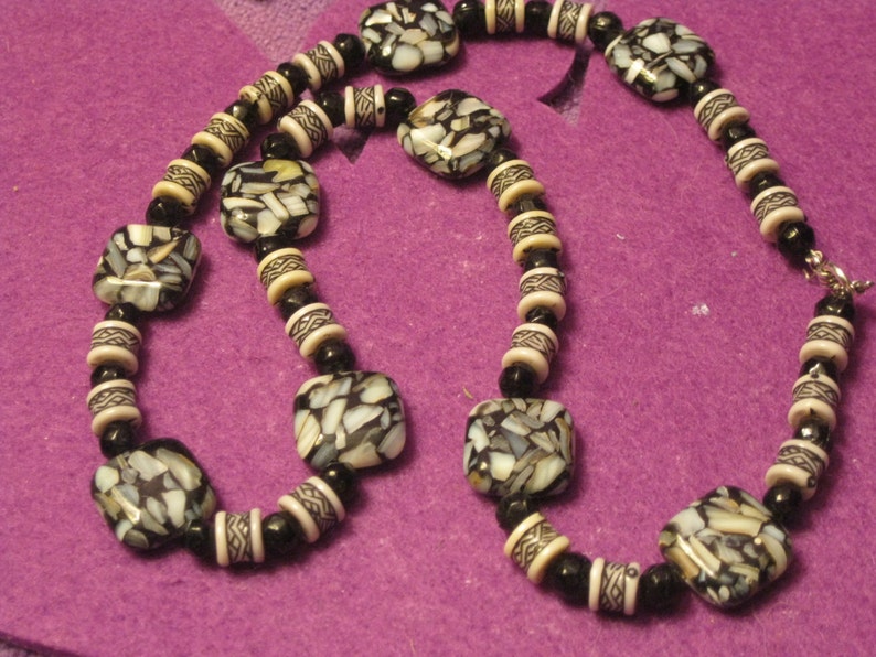 BLACK WHITE BROWN Gray Resin Bead Jewelry Set