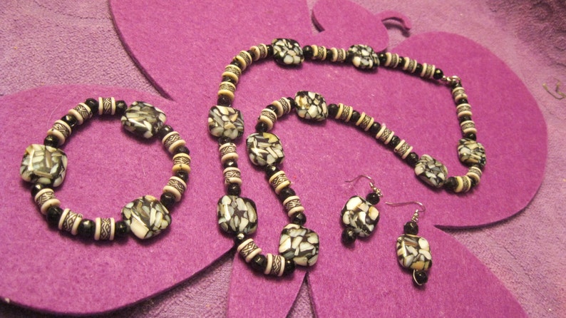 BLACK WHITE BROWN Gray Resin Bead Jewelry Set