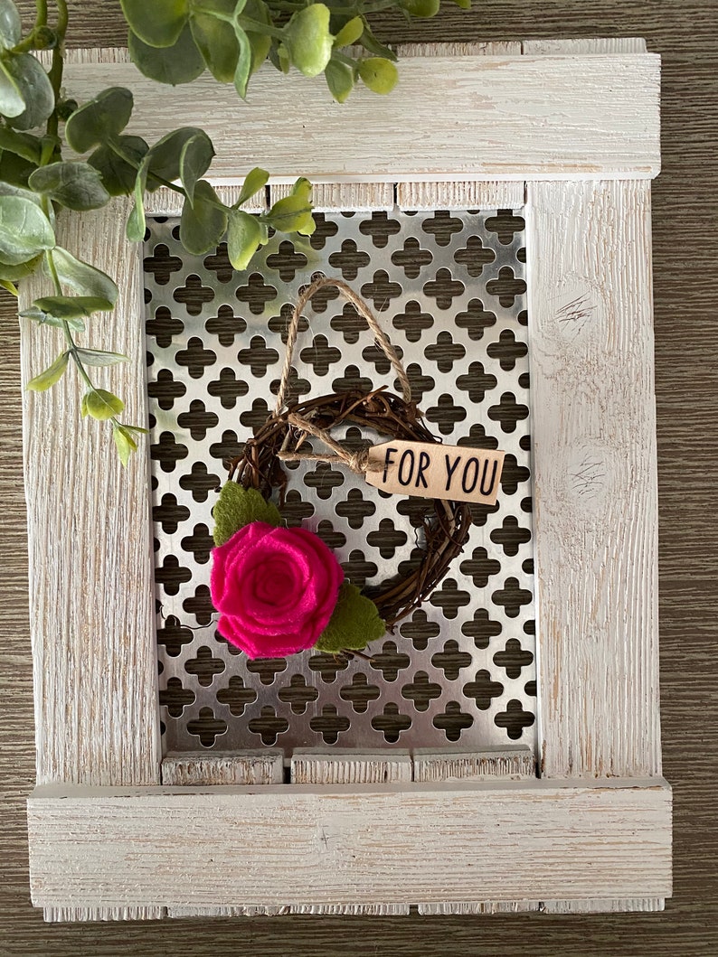 Great for Valentine/'s Day! Single Rose Gift Tag for Wine Bottles