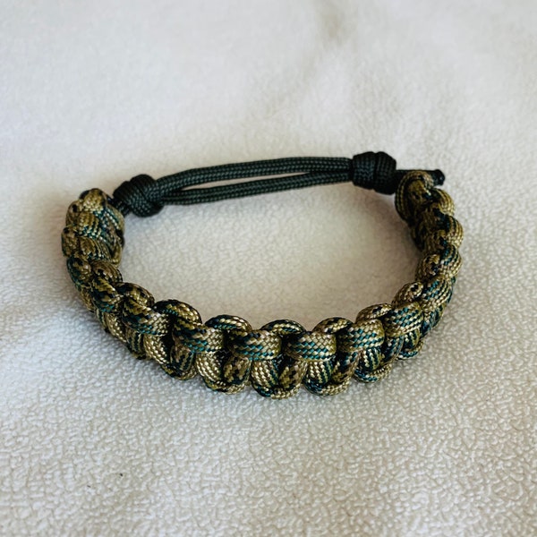 Large Adjustable Paracord Bracelet