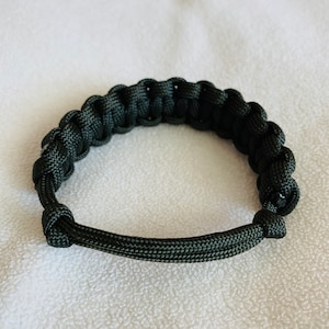 Adjustable 550 Paracord Bracelet: Large, Customizable Colors