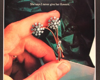 Anuncio de revista Diamantes 1977/ National Geographic/ Un diamante es para siempre/ "Dice que nunca le regalo flores"
