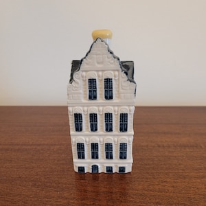 KLM Delft #81 Blue and White Miniature House - Gold Office @ Waagplein 11 - Groningen, Holland, Collectible - Sealed - Signed