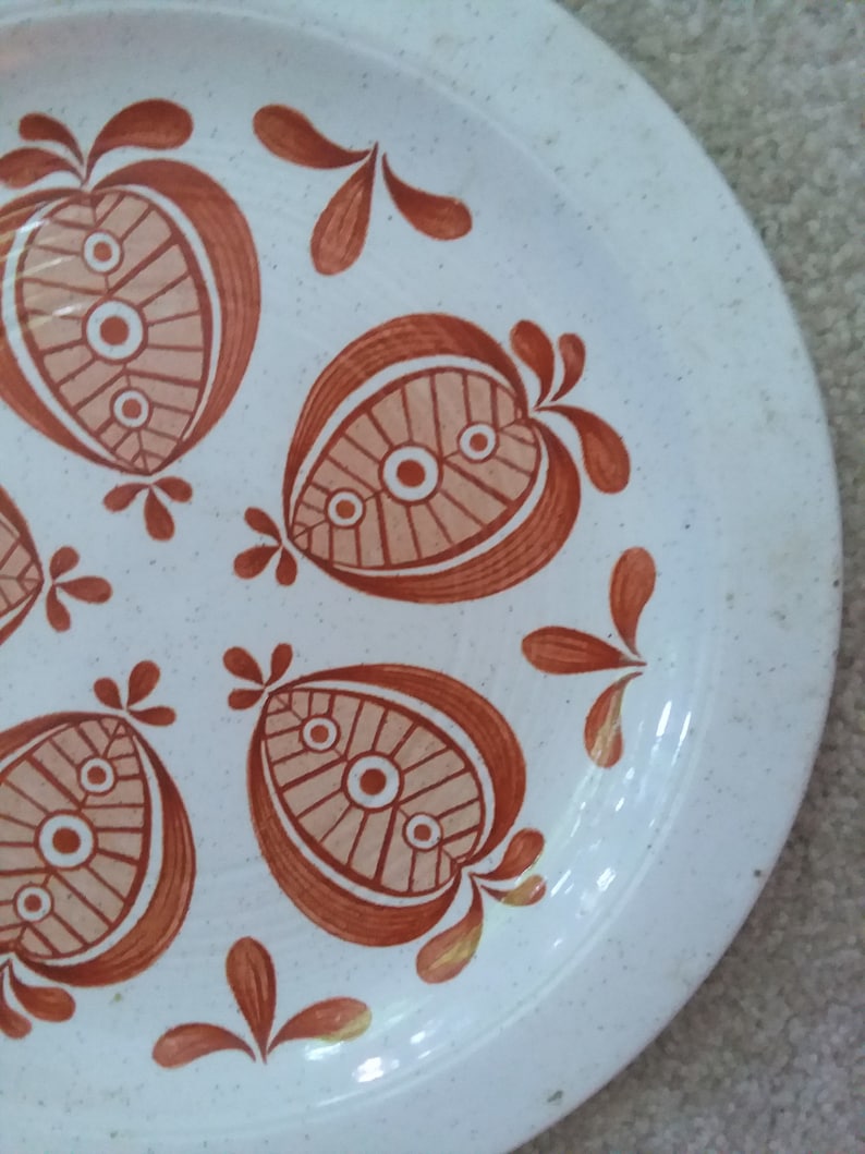 J /& G Meakin of England 9 Inch Dinner Plate Pippin Pattern Discontinued 1970s Danish Modern Style Serving Plate Midcentury Modern