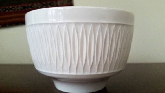 Lorenz Hutschenreuther Werk Tirschenreuth - Mid Century - White Embossed Relief Pattern - Discontinued Pattern - Made in Germany