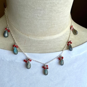 Blue flash labradorite teardrop necklace with garnet cluster, elegant gemstone necklace image 1