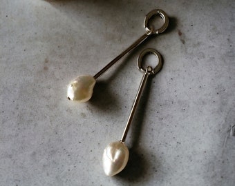 Simple minimalist modern pearl earrings, baroque pearl jewelry, feminine earrings