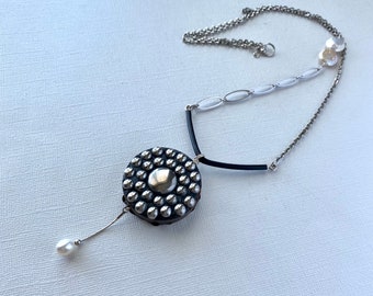 Stylish and unique pendant necklace, wood and pearl pendant necklace