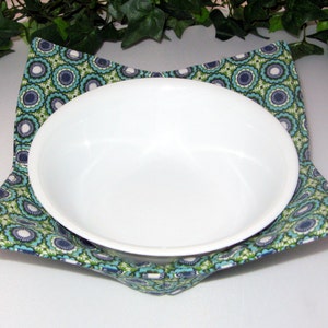 Pot holder, Trivet, Microwave Bowl Cozy, Finger Saver, Summer Party, Hot Pad, Kitchen Decor, Bowl Cozy, Hot or Cold Protector, Green