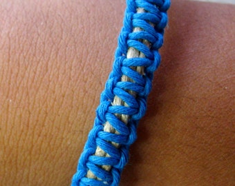 Pulsera de macramé azul: cordón de algodón hecho a mano con diseño de nudo cuadrado