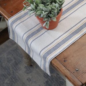 Grain Sack Tafelloper | Boerderij Tafelloper | Beige Grain Sack Stof | Blauw &Geel 5 Stripe | 14&quot; breed
