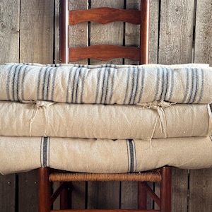 Voerzakstof op maat gesneden | Boerderijstof | Blauw gestreepte tijk | Beige stof | 54" breed | KIES JE STREEP