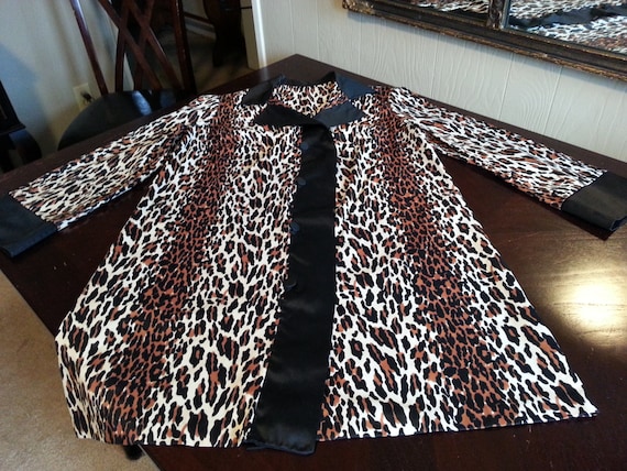 1950s Leopard Print Robe Smoking Jacket Housecoat