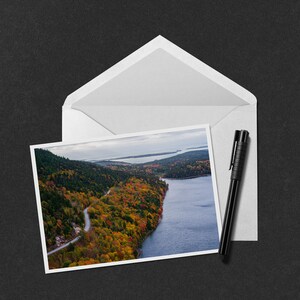 Jordan Pond Fall Morning II 5x7 Note Card -photo de l’automne au-dessus de Jordan Pond à Acadia National Pond, Maine