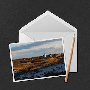 Sandy Neck Lighthouse Sand Dunes 5x7 Notecard - Photo du phare de Cape Cod prise dans les dunes mouvantes du parc Sandy Neck Beach à Barnstable
