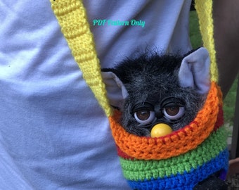 Patrón de portador Furby (solo patrón de crochet) compatible con Furby adultos de 1998-99, también Baby Furby, Connect, Boom y 2005. Incluye instrucciones.