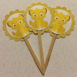 Lion cupcake toppers