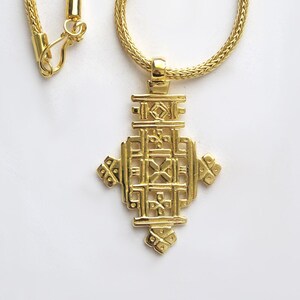 Pingente de cruz copta etíope banhado a ouro em prata Stl em corrente de cobra feita à mão